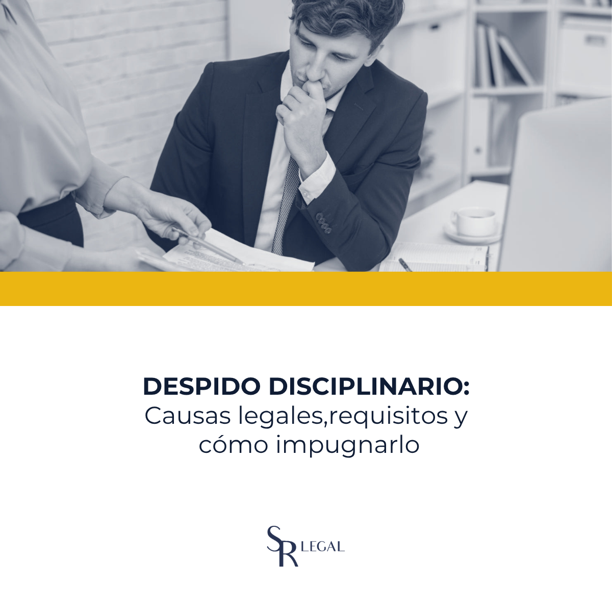 Trabajador recibiendo carta de despido disciplinario en España con requisitos del artículo 55 ET